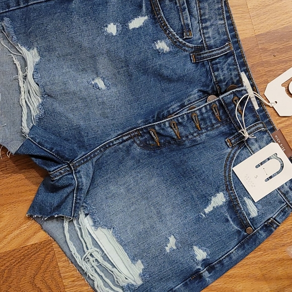 Fashion Nova Pants - Meduim Wash Denim Shorts